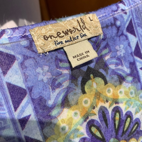 Pretty Spring Asymmetrical Top - Picture 3 of 4